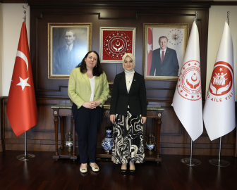 Bakan Göktaş, İrlanda'nın Ankara Büyükelçisi Brosnan'ı kabul etti