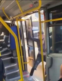 Bursa’da satırlı saldırgan gözaltına alındı... Satırı pantolonunda taşıyormuş