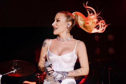 Sezen Aksu’dan İrem Derici’ye özel şarkı